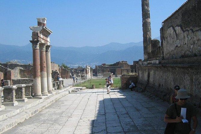 Pompeii and Mount Vesuvius SELECT tour - FAQ