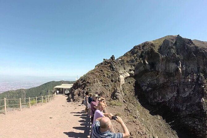 Pompeii and Vesuvius full-day tour Select from Positano - FAQ