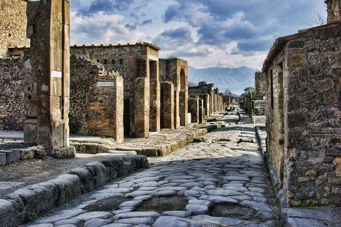 Pompeii and Vesuvius Select from Amalfi - Authentic Experiences and Unique Insights