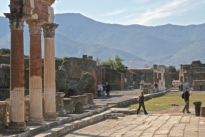 Pompeii and Villa of the Mysteries Private Tour - Discovering Pompeii with a Private Guide