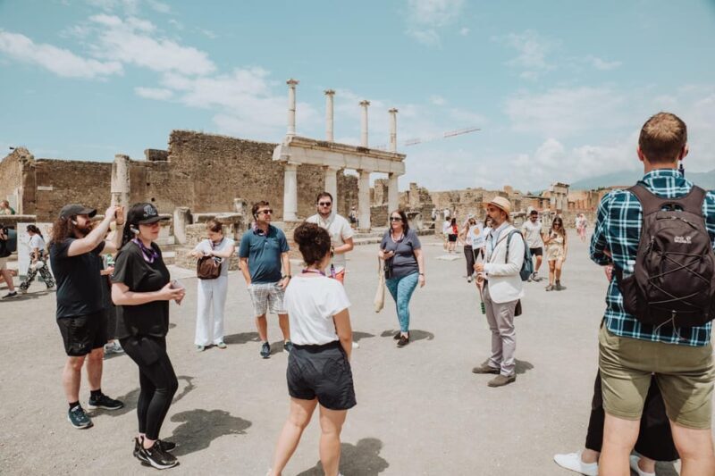 Pompeii: Entry Ticket and Guided Tour with an Archaeologist - Key Points