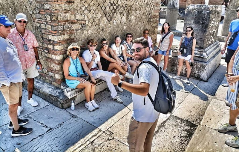 Pompeii: Exclusive Tour with Archaeologist and Entry Tickets - Key Points