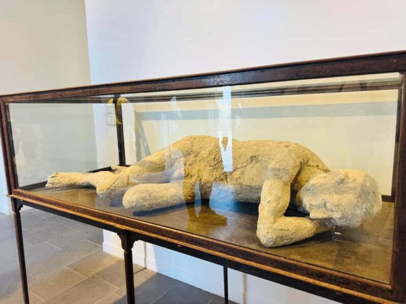 Pompeii: experience with a real archaeologist in a small group - Key Points