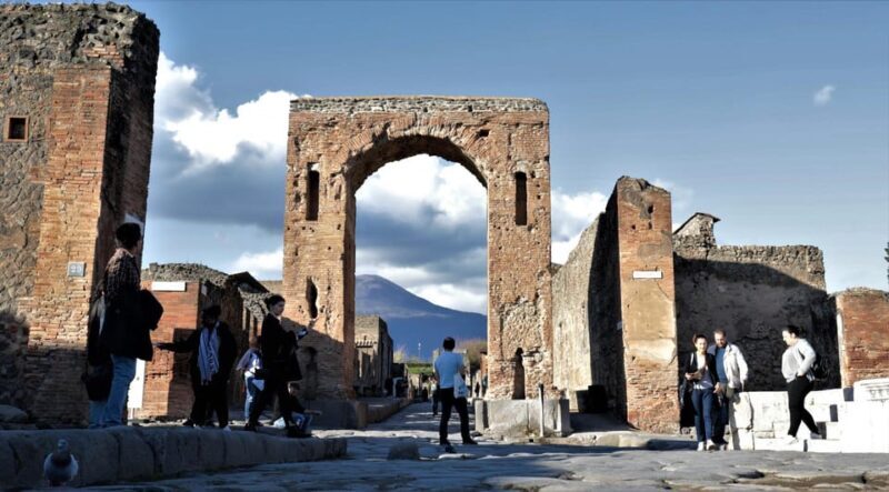 Pompeii: Group Guided Tour With Optional Tickets - What This Tour Offers: A Practical Breakdown