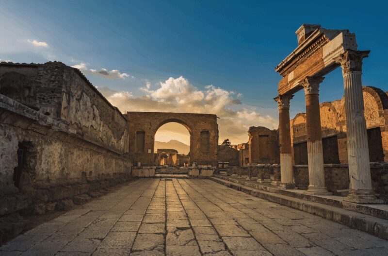 Pompeii Guided Tour with Archaeologist - A Practical Look at the Pompeii Guided Tour