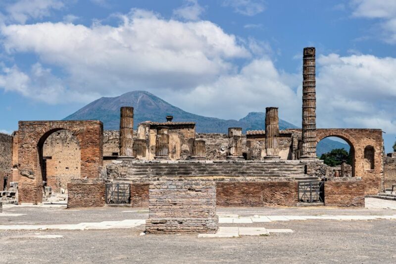 Pompeii: Guided Walking Tour with Entrance Ticket - The Guides and Their Impact