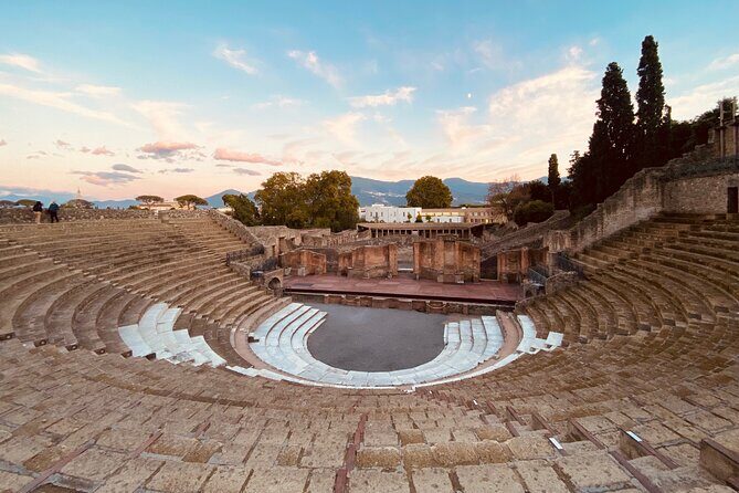 Pompeii Private Tour with an Archaeologist and Skip The Line - 3 hours - Visiting the Thermal Baths