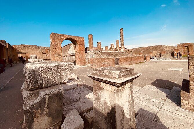 Pompeii Private Tour with an Archaeologist and Skip The Line - 3 hours - Markets and Commerce