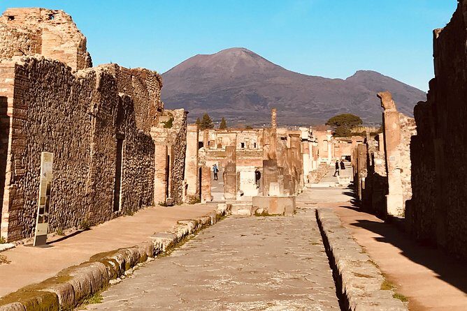Pompeii Private Tour with Transportation and Archaeologist - FAQ