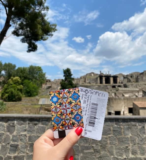 Pompeii: Skip the Line Entry Ticket (art) with Book - Key Points
