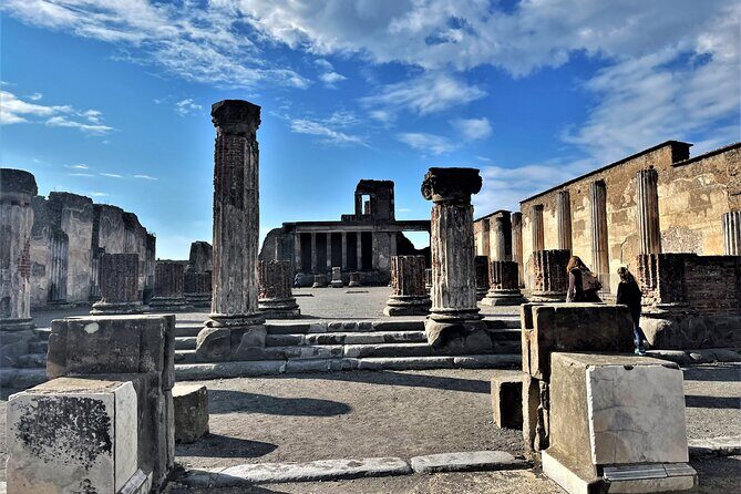 Pompeii, Vesuvius & wine tasting from Amalfi coast all inclusive - What Makes This Tour Stand Out?