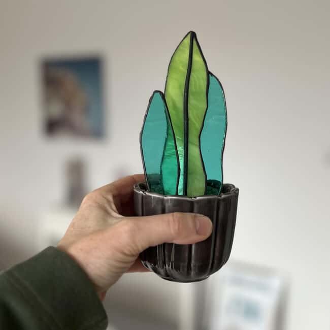 Pont-du-Château: create your own Tiffany stained glass cactus plant - What is the Tiffany Stained Glass Workshop?