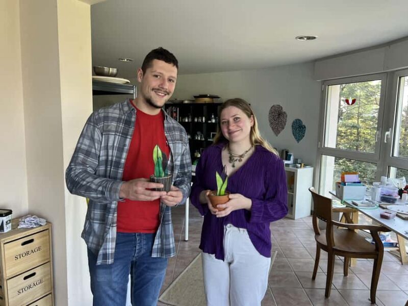 Pont-du-Château: create your own Tiffany stained glass cactus plant - The Itinerary: What to Expect