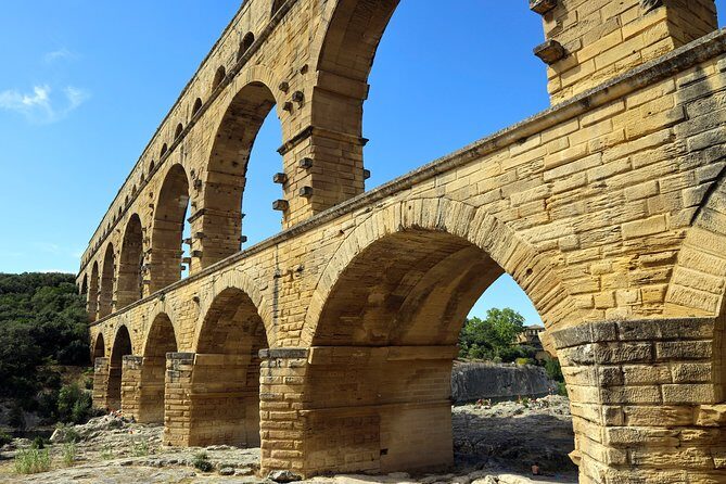 Pont du Gard to Villeneuve Les Avignon & Châteauneuf du Pape wine private tour - Exploring the Itinerary in Depth