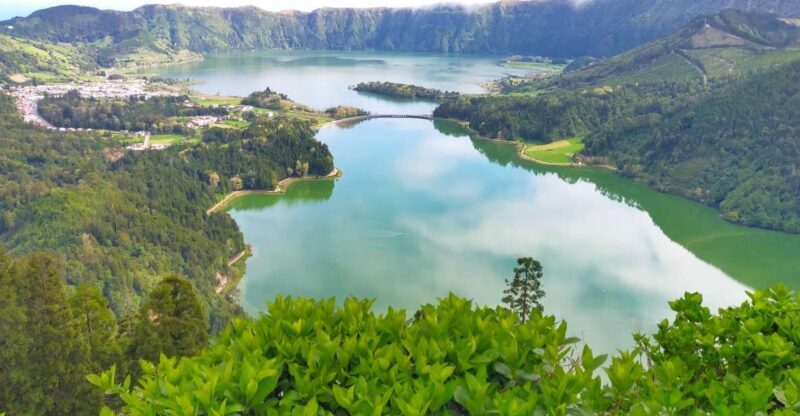 Ponta Delgada: Private Tour Sete Cidades Green e Blue Lakes - FAQ