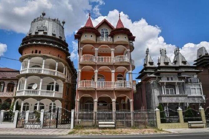 Poor Neighborhoods, Prison and Gypsy Castles - Private Tour - Authenticity and Respect