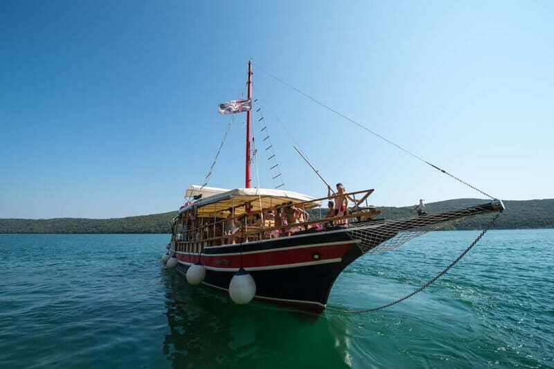 Pore: Boat Day Trip to Rovinj with or without Fish Lunch - Key Points