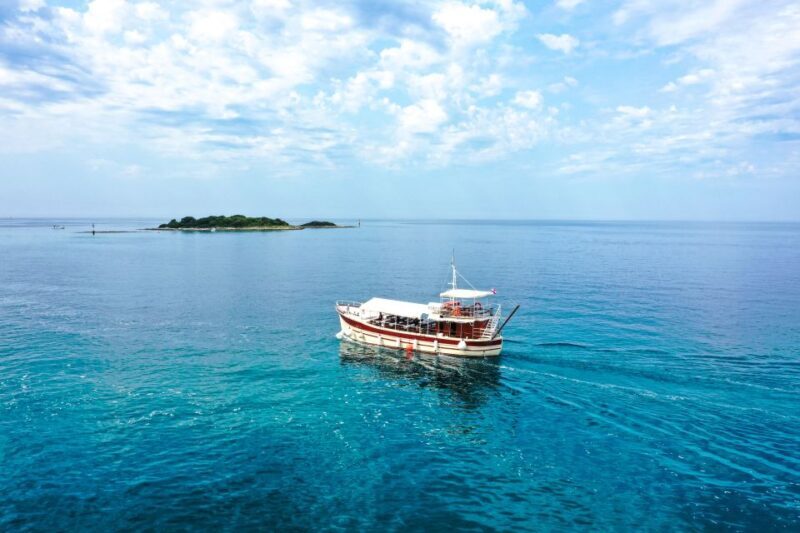 Pore: Panoramic Morning Cruise Among 20 Islands with Drinks - Drinks, Atmosphere, and Authentic Touches