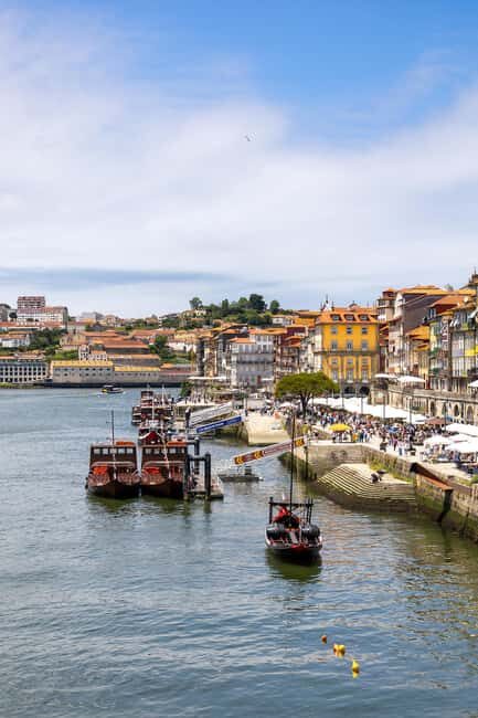 Port: Photo sessions in Porto for groups or individuals. - The Locations and Their Charm