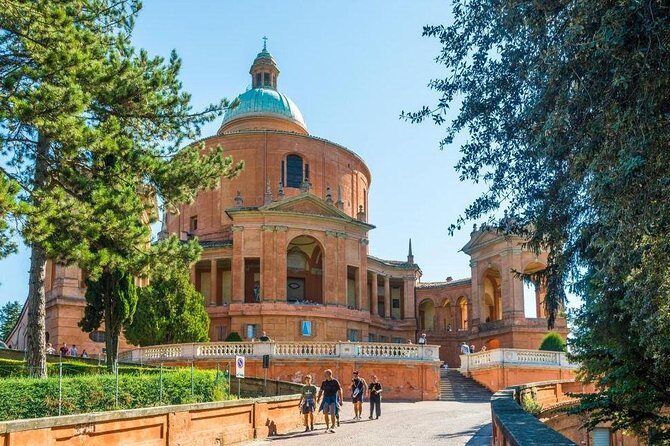 Porticoes of Bologna and Basilica San Luca Guided tour - The Scenic Journey Back and Forth