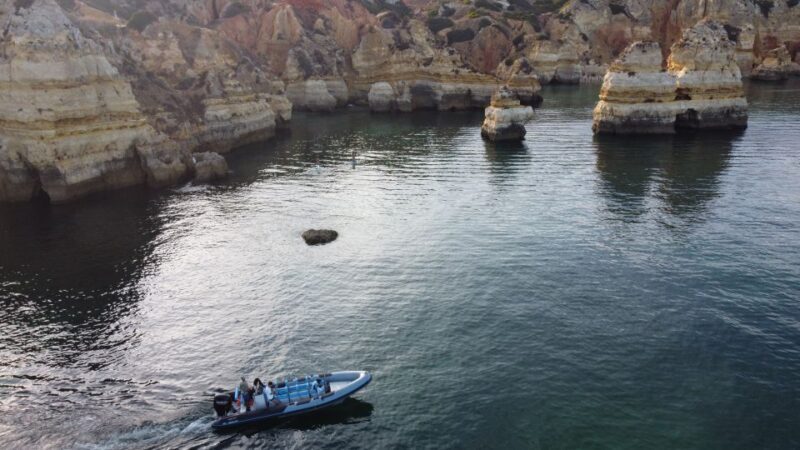 Portimão: Benagil Cave, Marinha Beach Speedboat -Small Group - An In-Depth Look at the Portimão Speedboat Tour
