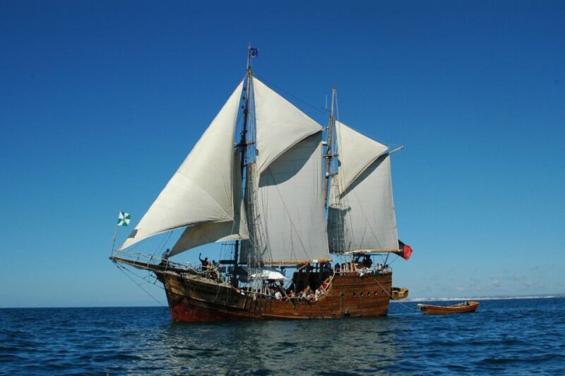 Portimão: Pirate Ship Cave Cruise - FAQ