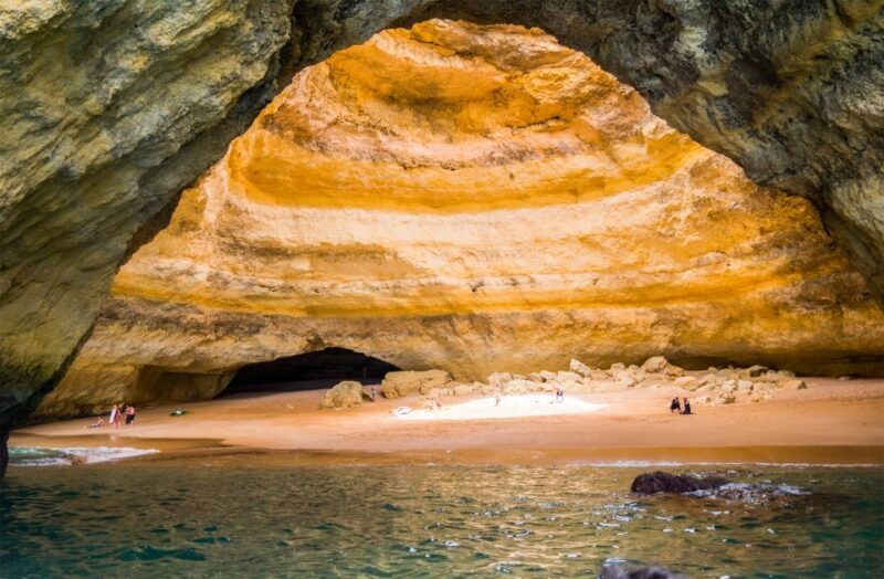 Portimão: Sunset Cruise to Benagil Cave - FAQs
