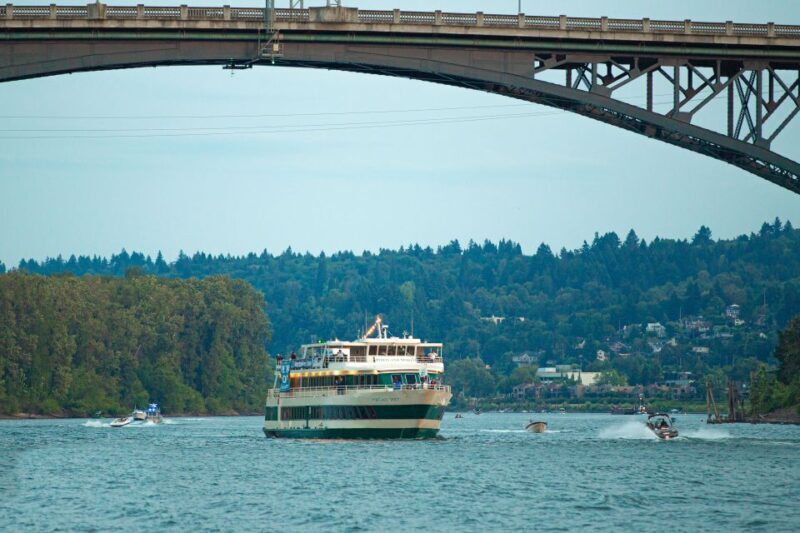 Portland: Champagne Brunch Cruise on Willamette River - Scenic Views and Narration