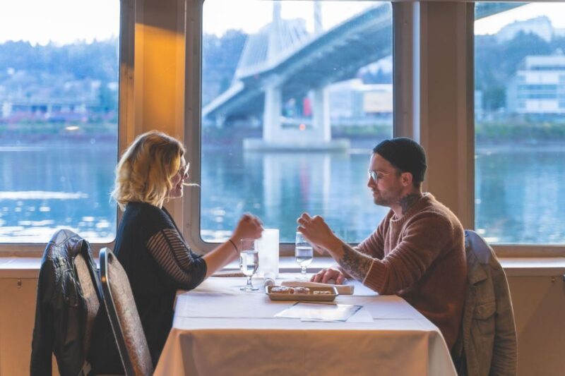 Portland: Willamette River 2.5-hour Dinner Cruise - Portland: Willamette River 2.5-hour Dinner Cruise Review