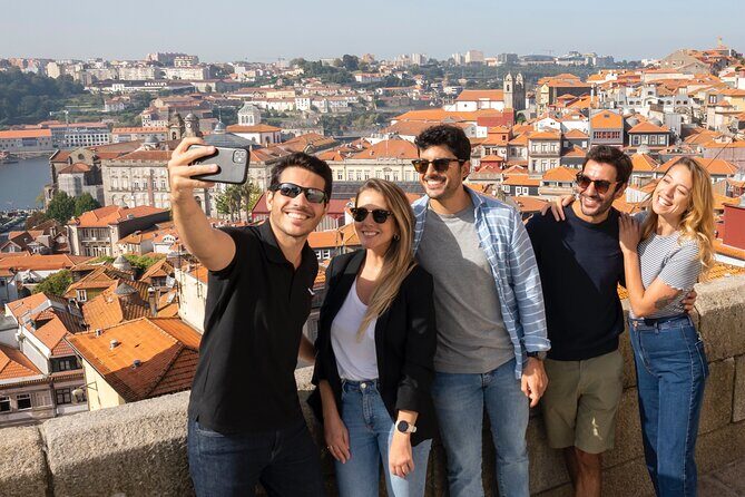 Porto 360°: Helicopter Flight, Guided Walking Tour & River Cruise - Exploring Porto from All Sides: The Itinerary Breakdown