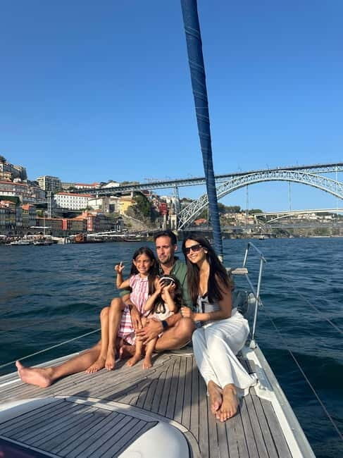 Porto 4H: Charming cruise, wine tasting, and vintage van tour - Key Points