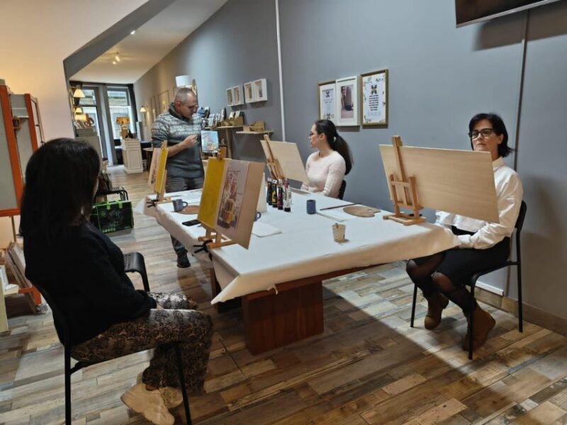 Porto: Acrylic and Oil Painting Class with a Local Artist - The Sum Up