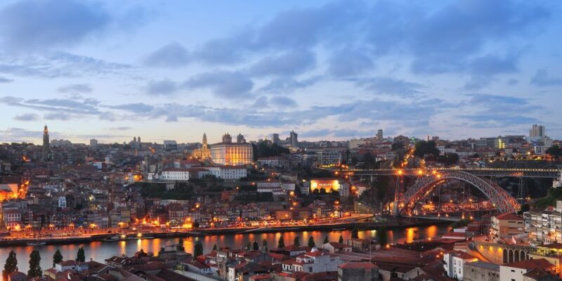 Porto: All-Inclusive Fado Dinner Show and Night Tour - A Deep Dive into the Experience