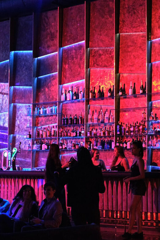 Porto: Bachelor Party offer of a Glass of Champagne or Drink - FAQ