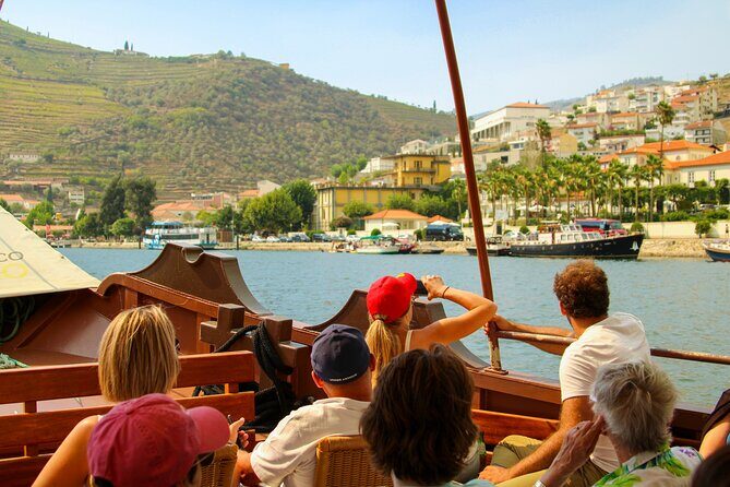 Porto City Tour Full Day with Lunch and Six Bridges Cruise - Private basis - Exploring Beyond the Historic Core