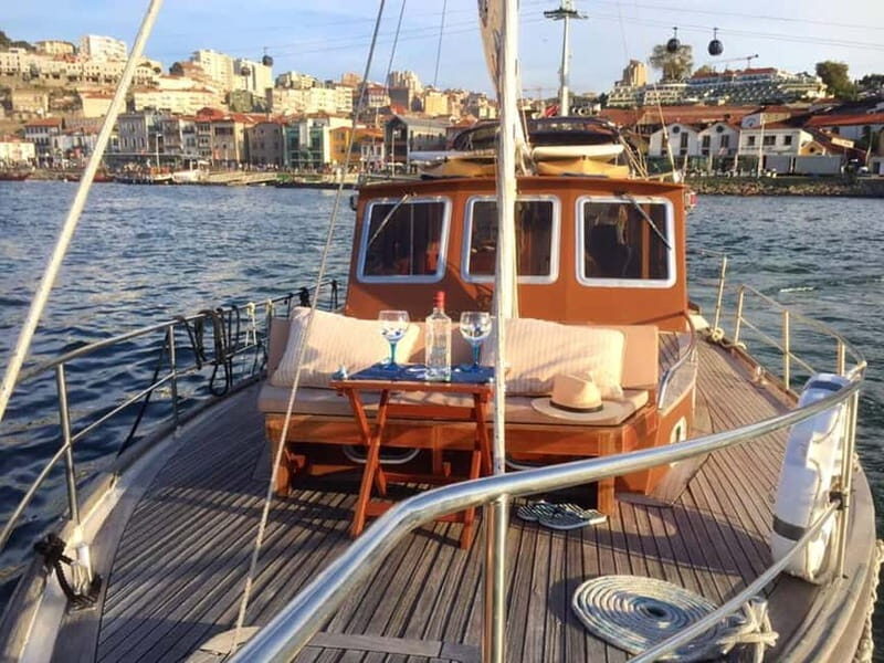 Porto: Classic Boat Cruise Along the Douro River - The Experience in Detail