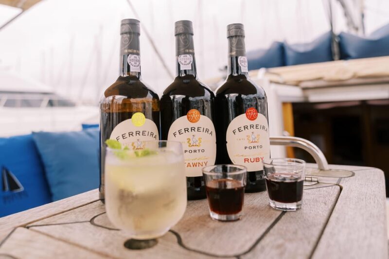 Porto: Douro river Boat tour with wine tasting (small group) - Key Points