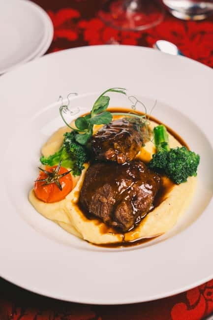 Porto: Fado Show & Dinner: A Night of Fado & Fine Dining - FAQs