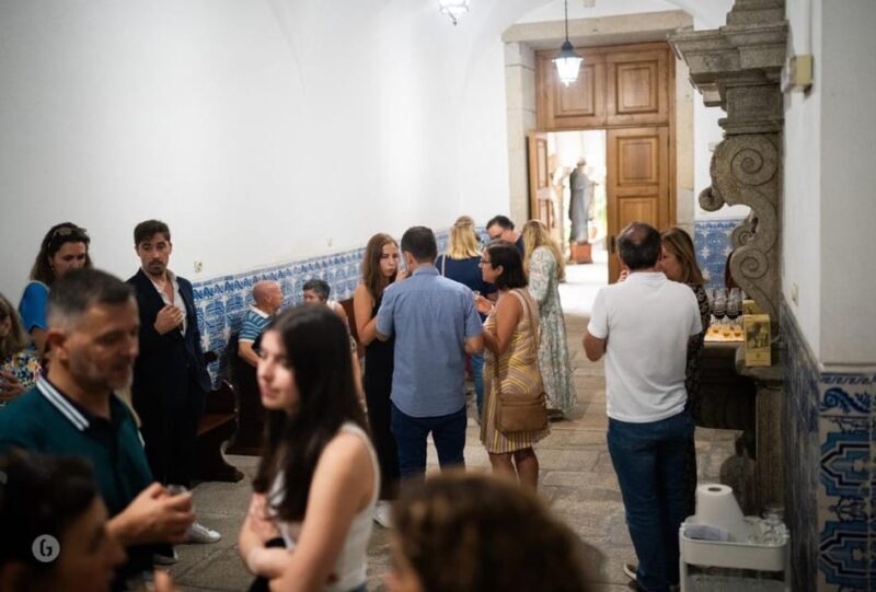 Porto: Fado Show with Guided Tour in a Historic Monastery - A Look at the Experience