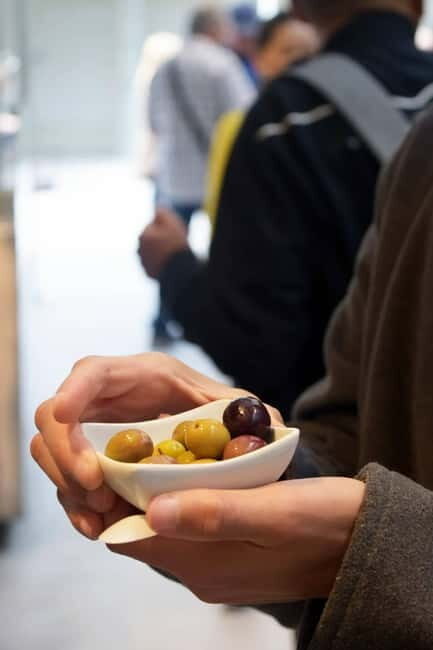 Porto: Food Tour with Tastings and Souvenirs - The Experience: A Step-by-Step Breakdown