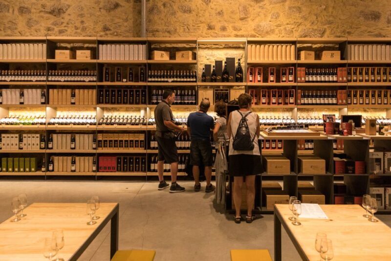 Porto: Guided Tour and Tasting of 3 Port Wines at Poças - FAQ