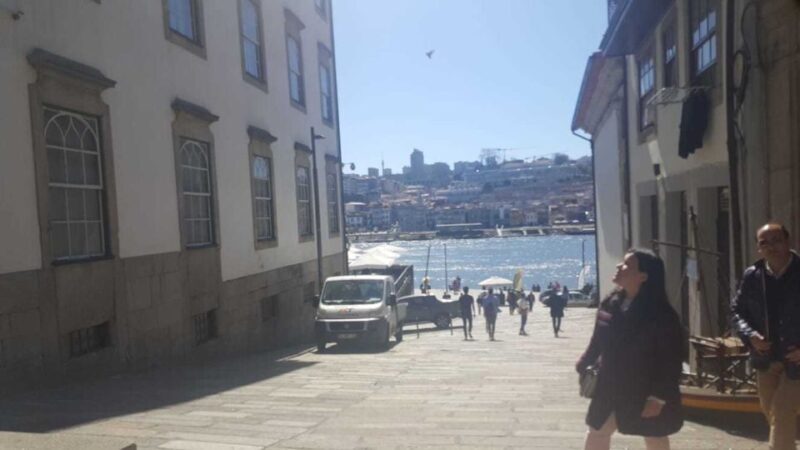 Porto: Half-Day Small Group City Tour with port wine tasting - FAQ