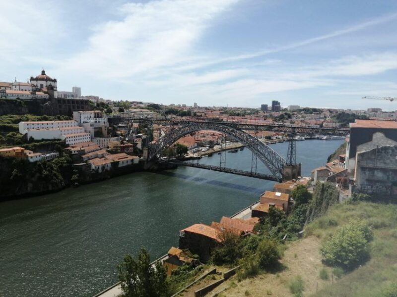 Porto Highlights with Traditional Lunch - Exploring Porto’s Top Sights