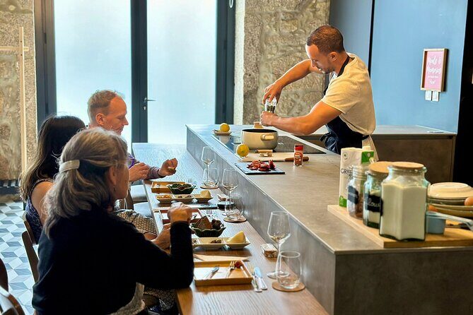 Porto Local Market Visit & Cooking Class / Showcooking - Frequently Asked Questions