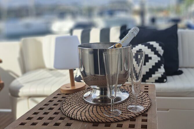 Porto: Luxury Yacht Cruise on the Douro River and Estuary Reserve - FAQ