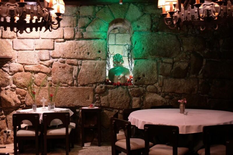 Porto Moonlight Walk & Fado Dinner - FAQs