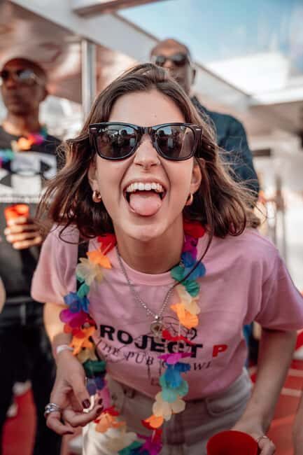 Porto: Party Boat Cruise & Nightlife Tour with Free Drinks - The Experience: A Deep Dive into Porto’s Party Night