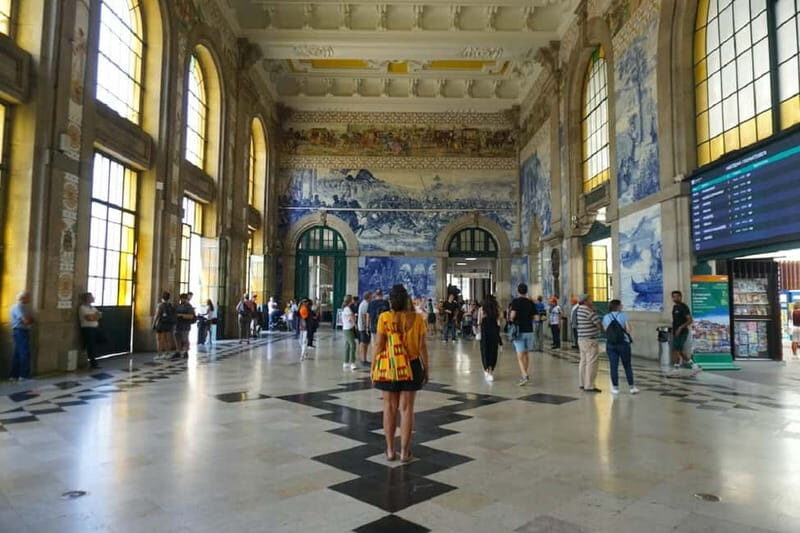 Porto: Private Historic Center Walking Tour with Degustation - Key Points