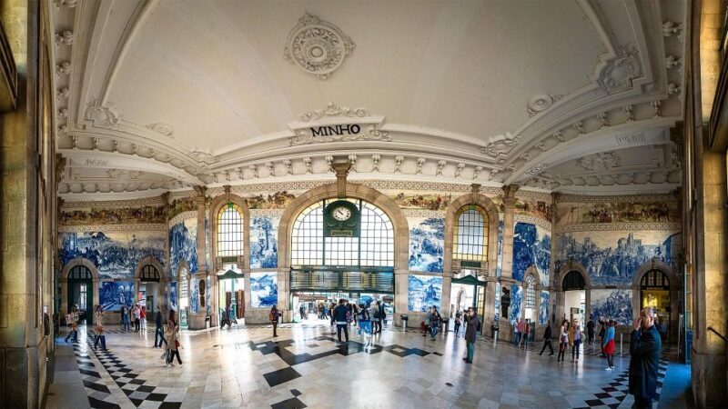 Porto private morning Tour, see the most iconic attractions - Transportation and Comfort