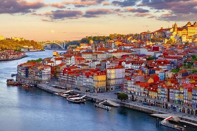 Porto Private Tour with Wine Tasting in Gaia from Lisbon - Discover Porto on a Private Day Trip from Lisbon
